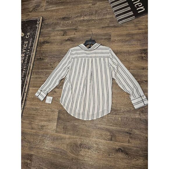 Liz Claiborne Dress Blouse NWOT - Picture 2 of 4